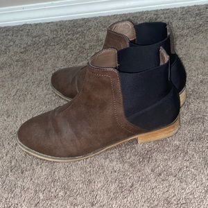 Ankle booties